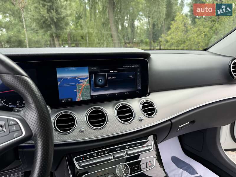 Седан Mercedes-Benz E-Class 2016 в Киеве