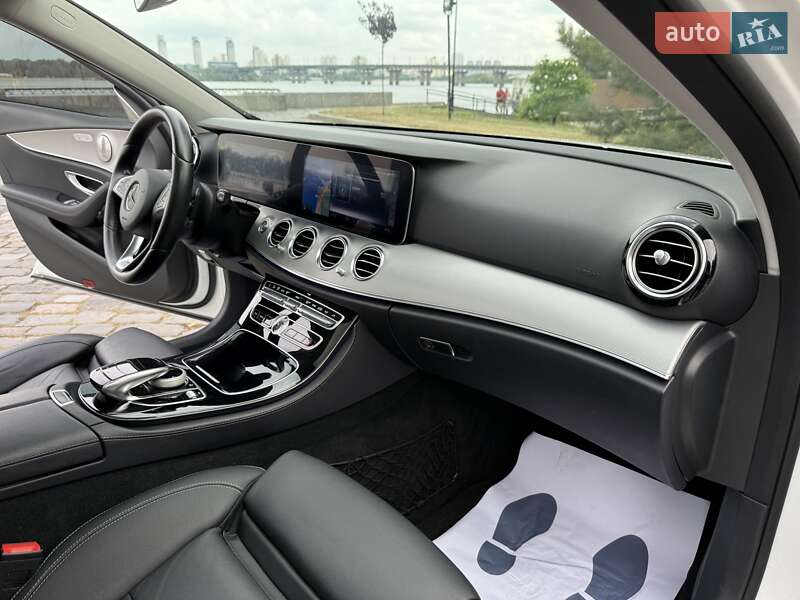 Седан Mercedes-Benz E-Class 2016 в Киеве