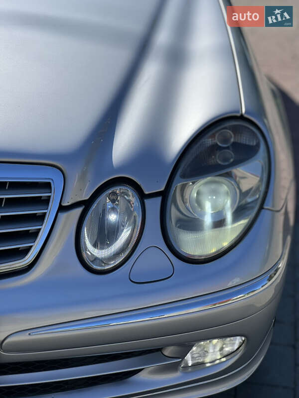 Седан Mercedes-Benz E-Class 2004 в Львове