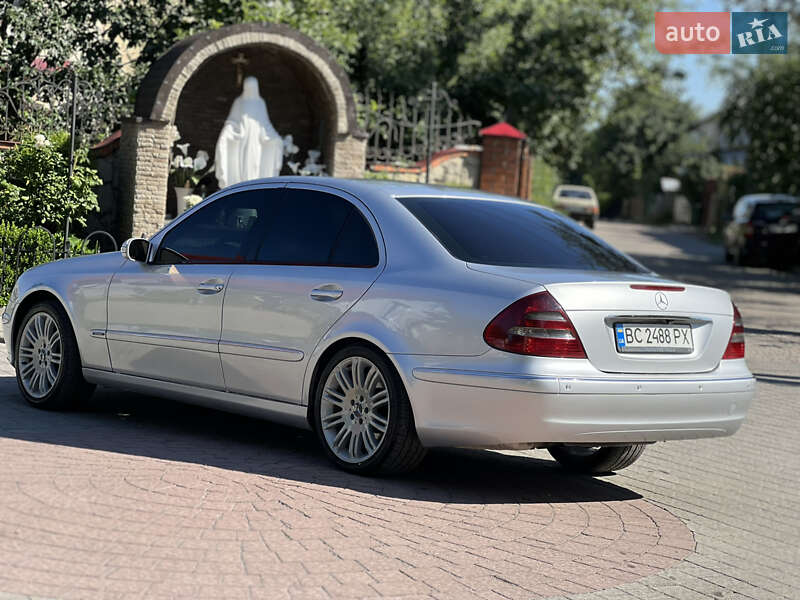 Седан Mercedes-Benz E-Class 2004 в Львове