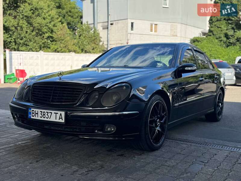 Mercedes-Benz E-Class 2005