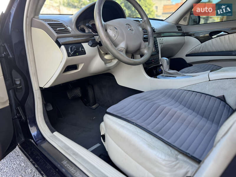 Седан Mercedes-Benz E-Class 2004 в Львове