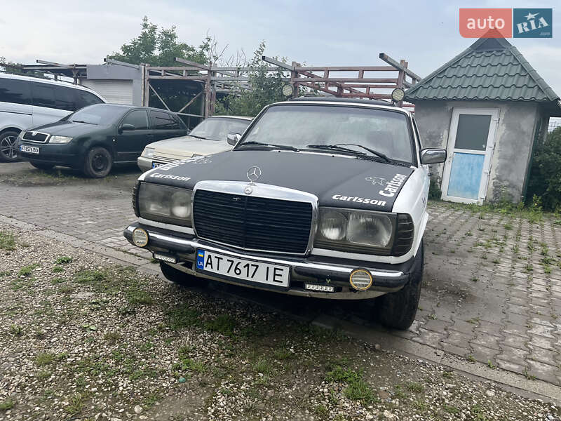 Седан Mercedes-Benz E-Class 1982 в Городенке