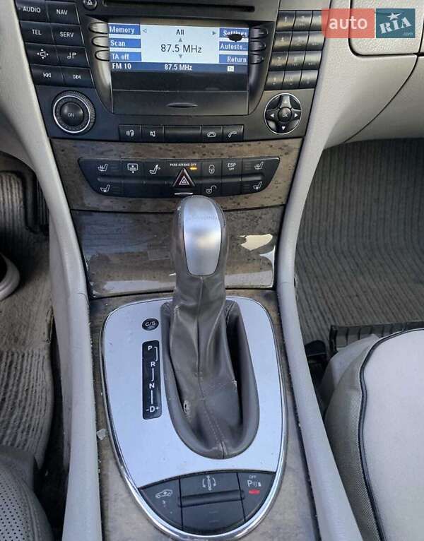 Седан Mercedes-Benz E-Class 2004 в Ужгороде