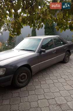 Седан Mercedes-Benz E-Class 1993 в 