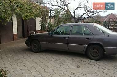 Седан Mercedes-Benz E-Class 1993 в 