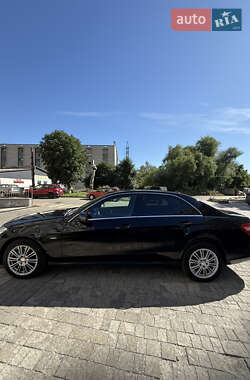 Седан Mercedes-Benz E-Class 2011 в 