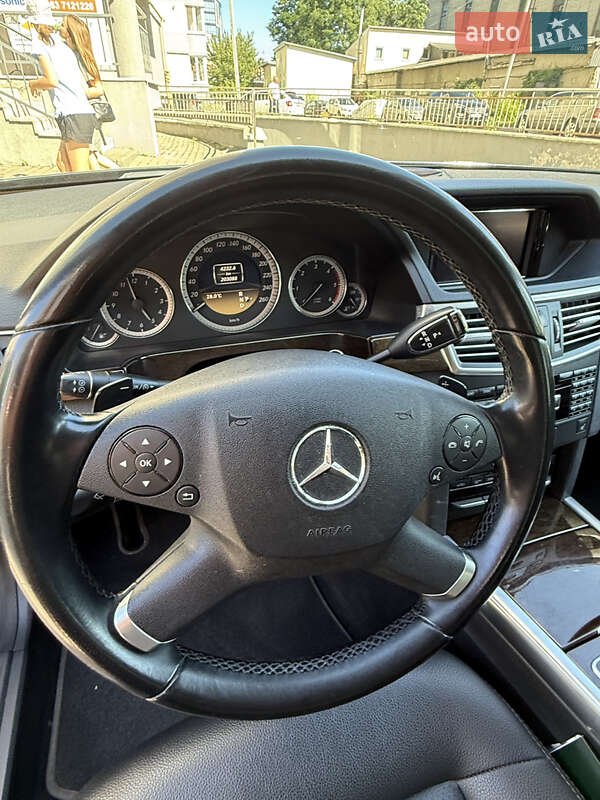Седан Mercedes-Benz E-Class 2011 в Львові