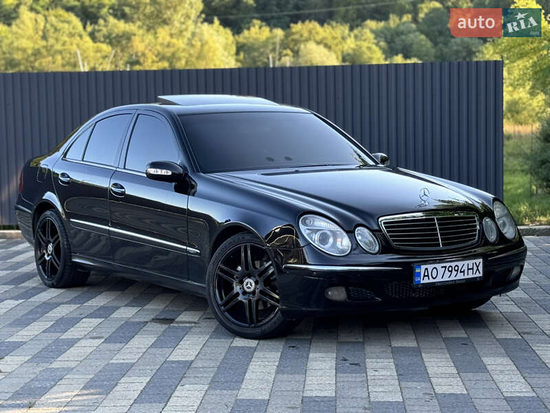 Седан Mercedes-Benz E-Class 2002 в Сваляве