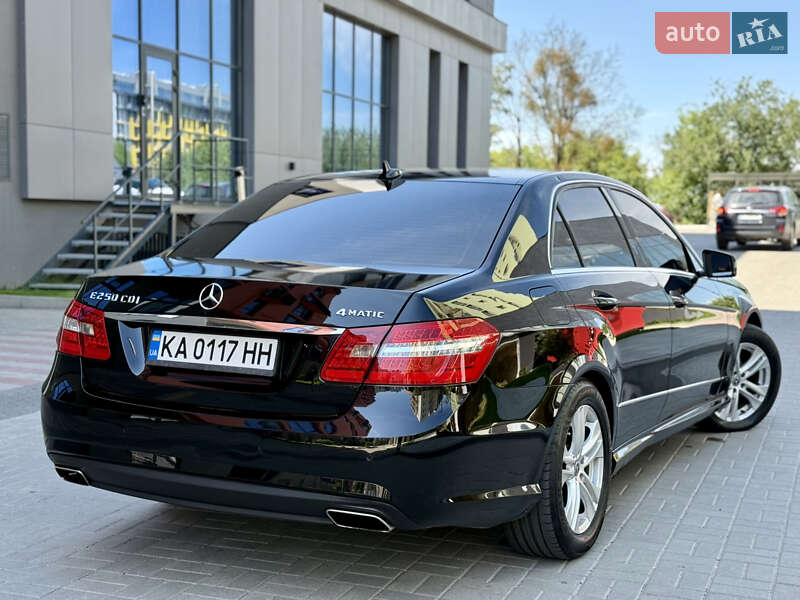 Седан Mercedes-Benz E-Class 2012 в Львове