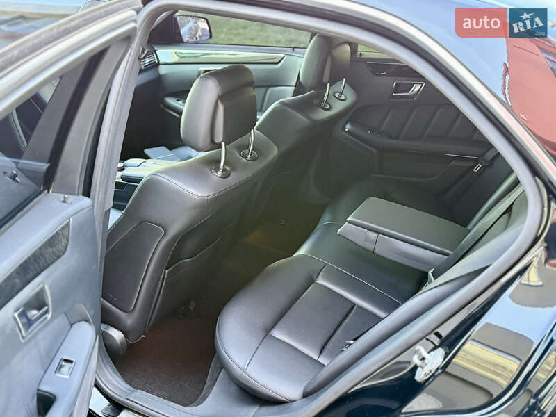 Седан Mercedes-Benz E-Class 2012 в Львове