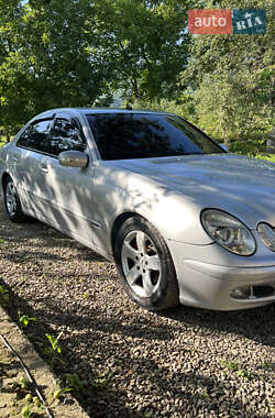 Седан Mercedes-Benz E-Class 2002 в 