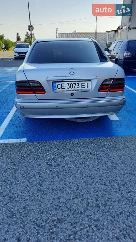 Седан Mercedes-Benz E-Class 2001 в Черновцах