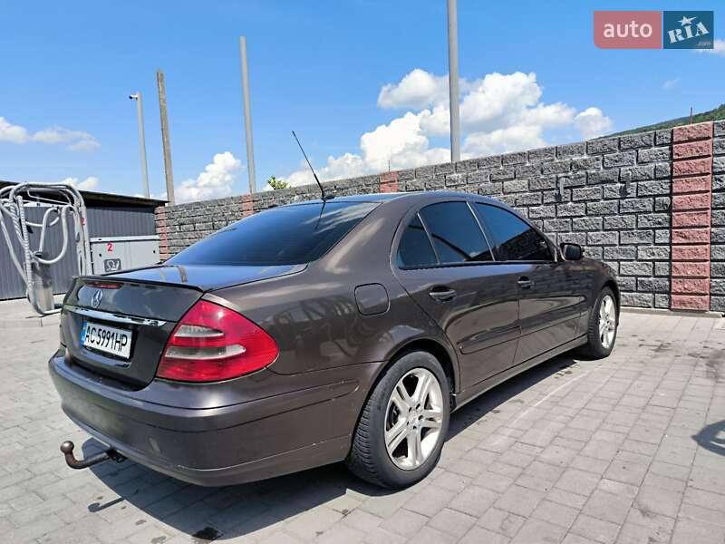 Седан Mercedes-Benz E-Class 2006 в Виноградові