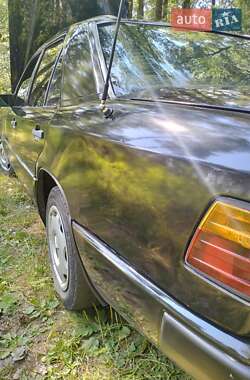 Седан Mercedes-Benz E-Class 1985 в 