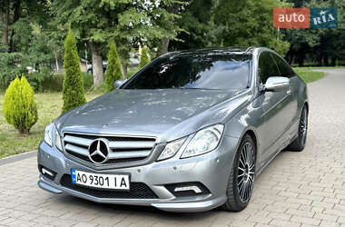 Купе Mercedes-Benz E-Class 2009 в 