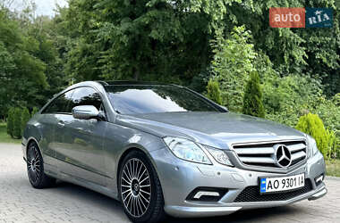 Купе Mercedes-Benz E-Class 2009 в 