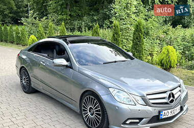 Купе Mercedes-Benz E-Class 2009 в 