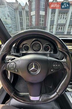 Купе Mercedes-Benz E-Class 2009 в 