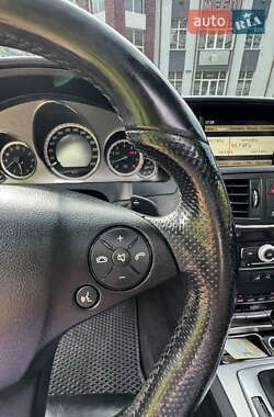 Купе Mercedes-Benz E-Class 2009 в 