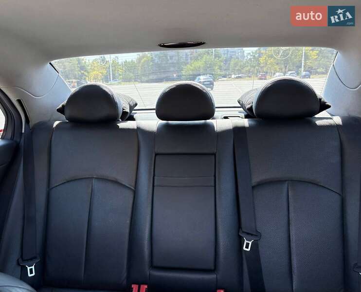 Седан Mercedes-Benz E-Class 2003 в Запорожье