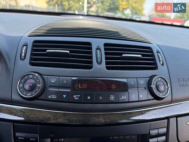 Седан Mercedes-Benz E-Class 2003 в Запорожье