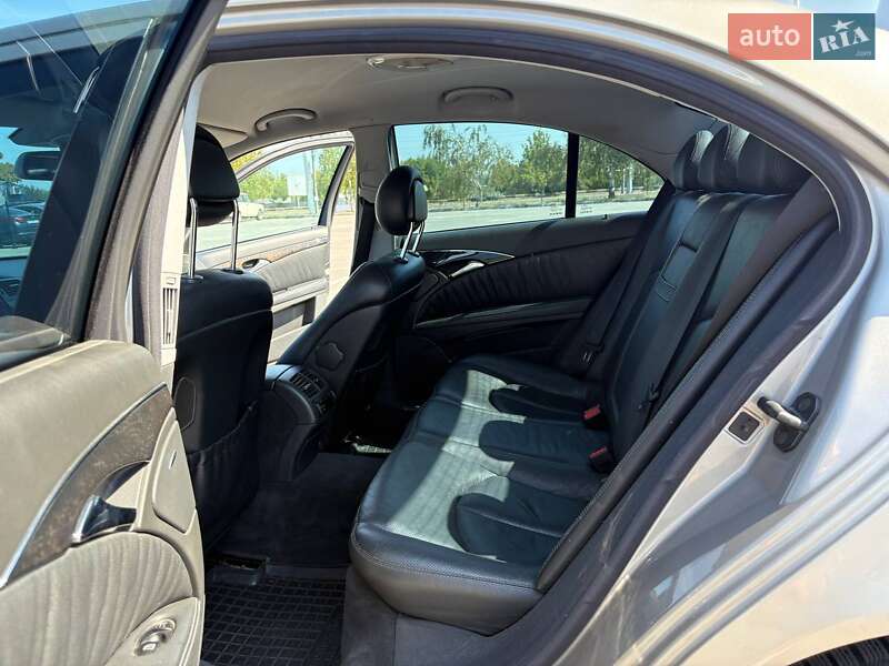 Седан Mercedes-Benz E-Class 2003 в Запорожье