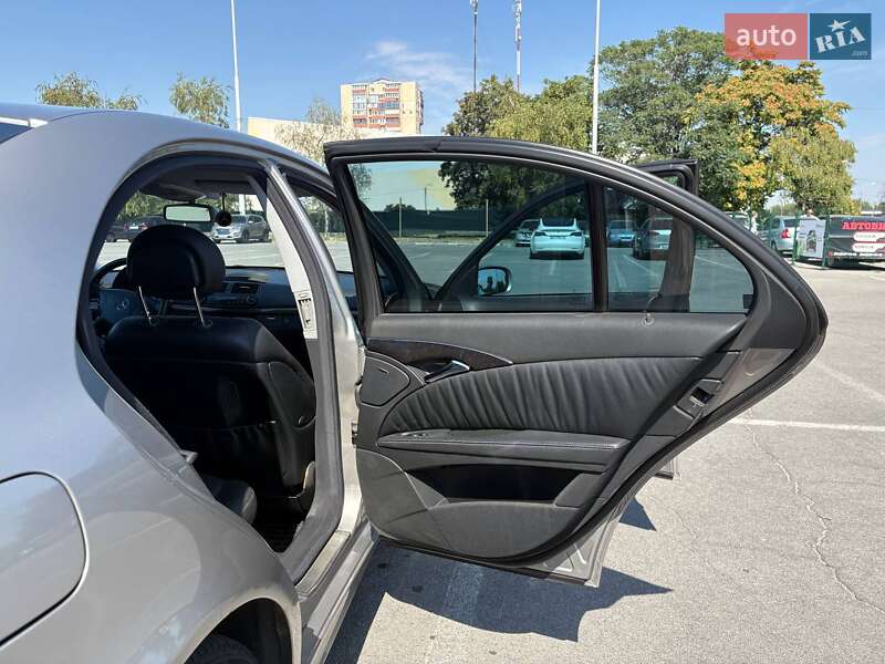 Седан Mercedes-Benz E-Class 2003 в Запорожье