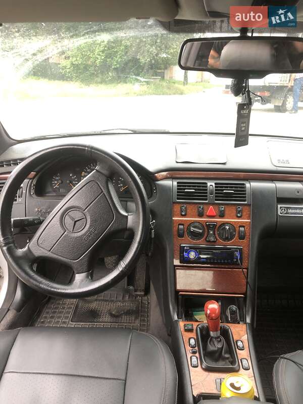 Седан Mercedes-Benz E-Class 1997 в Вінниці фото 6 Седан Mercedes-Benz E-Class 1997 в Вінниці