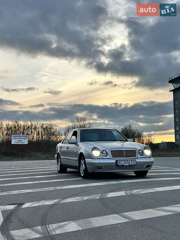 Mercedes-Benz E-Class 1998