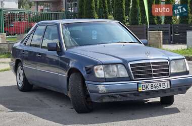 Седан Mercedes-Benz E-Class 1995 в Ровно