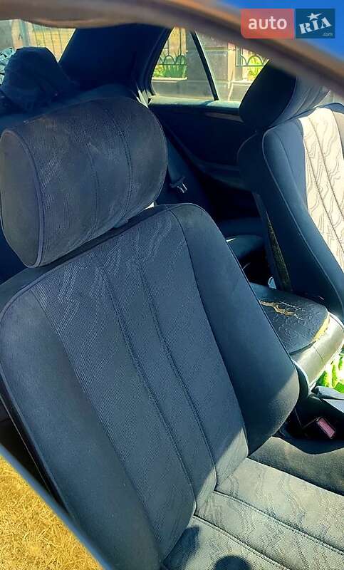 Седан Mercedes-Benz E-Class 1997 в Саврани