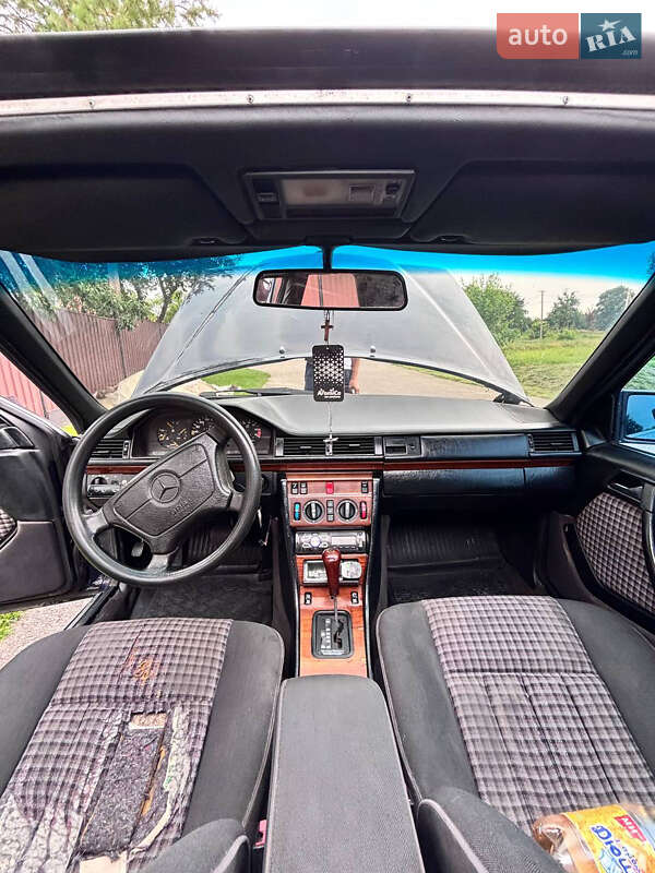 Седан Mercedes-Benz E-Class 1995 в Дублянах