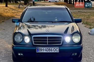 Седан Mercedes-Benz E-Class 1999 в 