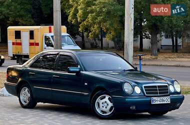 Седан Mercedes-Benz E-Class 1999 в 