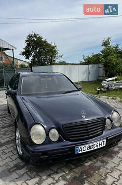 Седан Mercedes-Benz E-Class 2001 в Рожище
