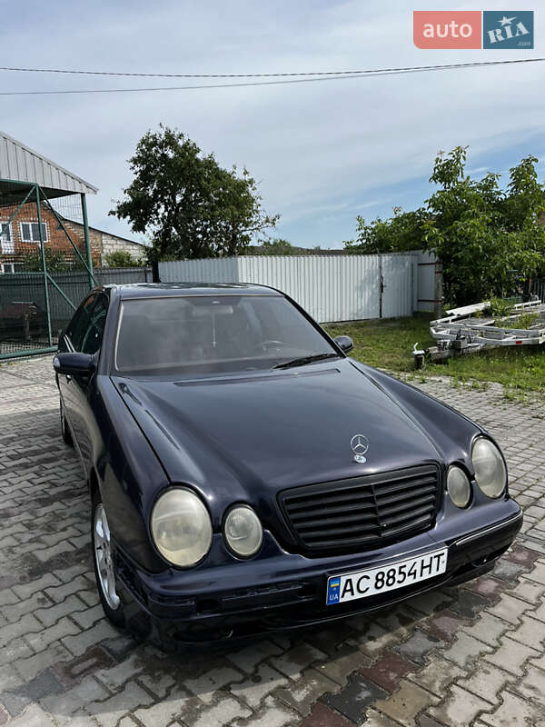 Mercedes-Benz E-Class 2001