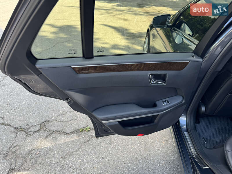 Універсал Mercedes-Benz E-Class 2010 в Ромнах