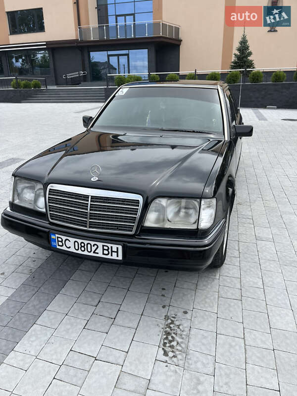 Седан Mercedes-Benz E-Class 1994 в Львове