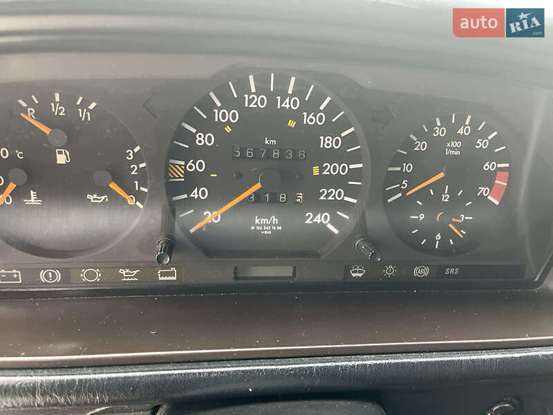 Седан Mercedes-Benz E-Class 1994 в Львове