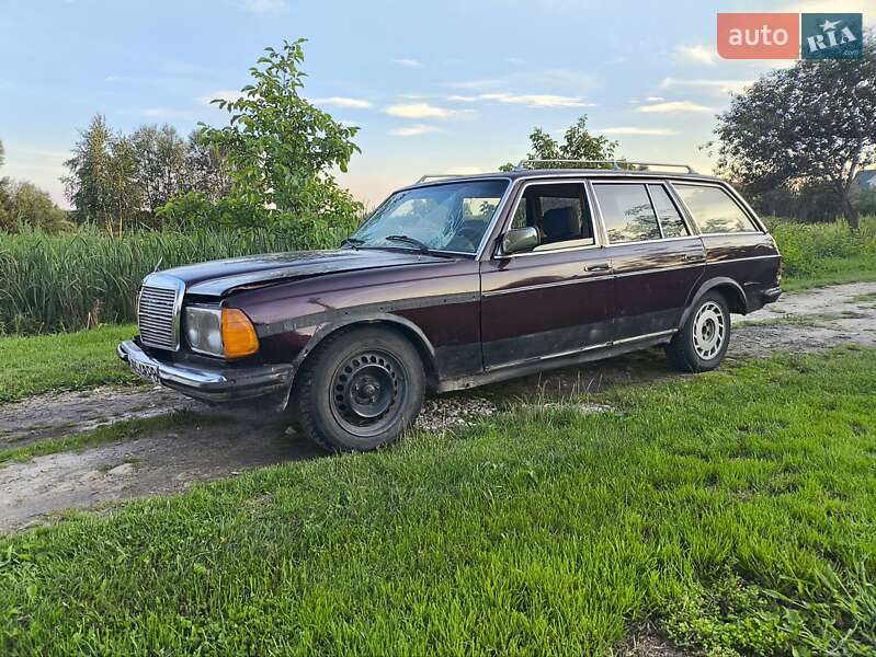 Універсал Mercedes-Benz E-Class 1982 в Ратному