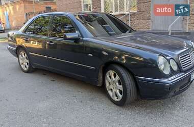 Седан Mercedes-Benz E-Class 1998 в Дніпрі