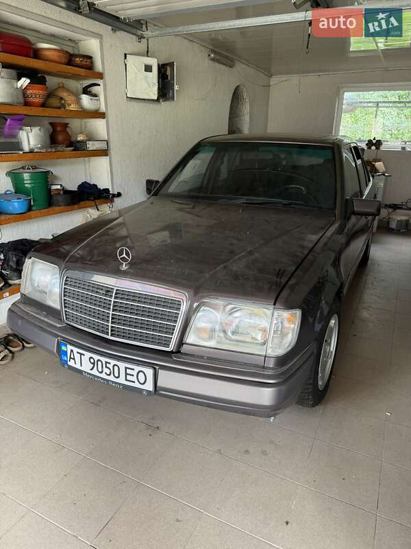 Mercedes-Benz E-Class 1995
