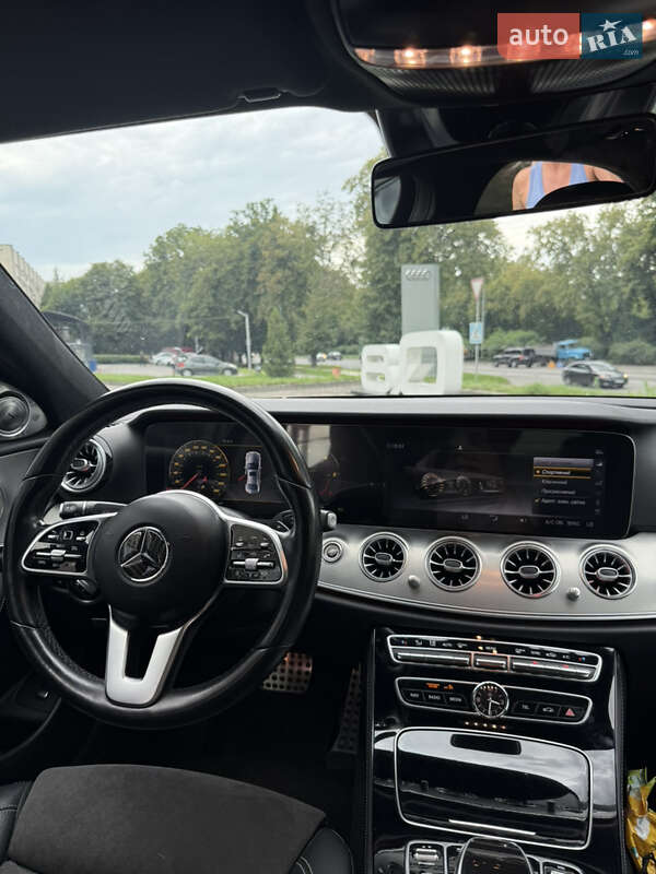 Седан Mercedes-Benz E-Class 2018 в Львове