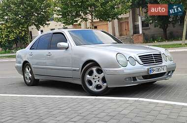 Седан Mercedes-Benz E-Class 2000 в  фото 14 Седан Mercedes-Benz E-Class 2000 в