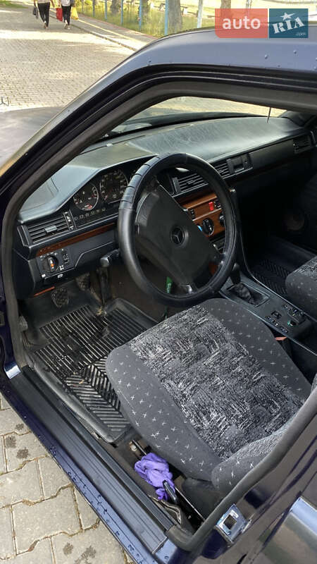 Седан Mercedes-Benz E-Class 1986 в Сокирянах