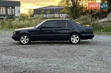 Седан Mercedes-Benz E-Class 1995 в Самборе