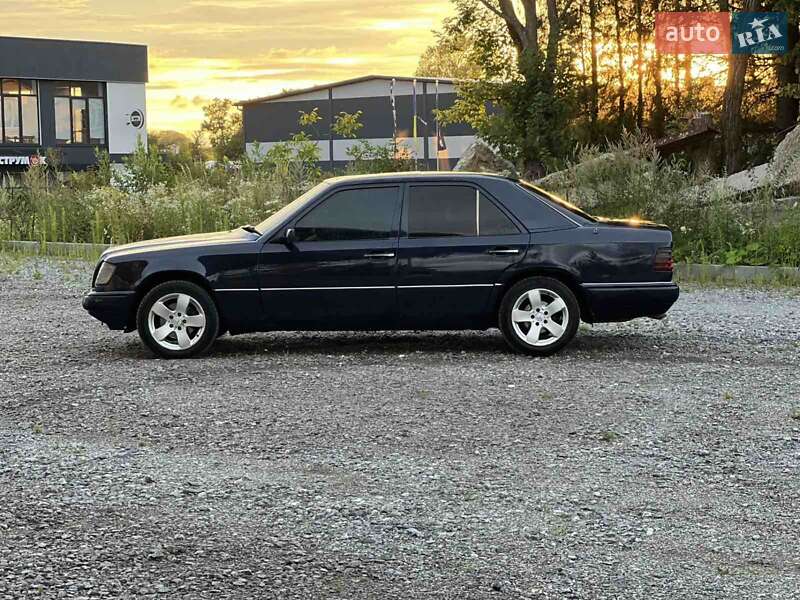 Mercedes-Benz E-Class 1995
