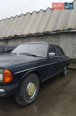 Седан Mercedes-Benz E-Class 1982 в Каменец-Подольском