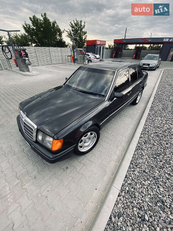 Mercedes-Benz E-Class 1991